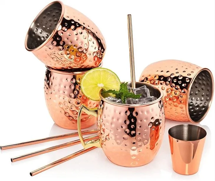 Měděné hrnky z nerezové oceli se brčkami